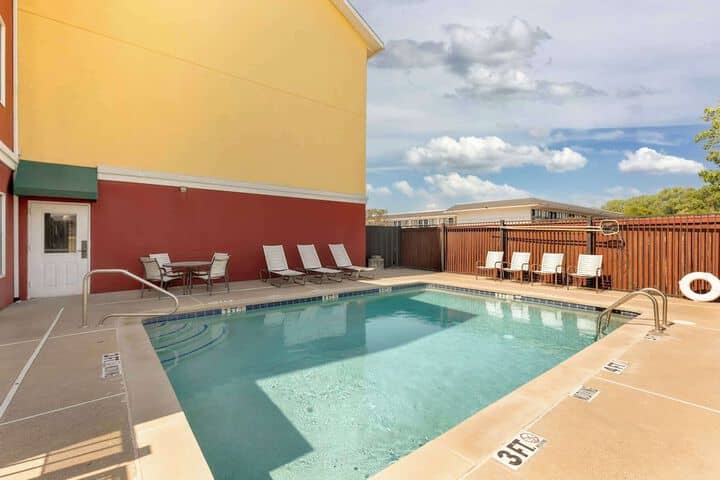 Pool 31 of 40
