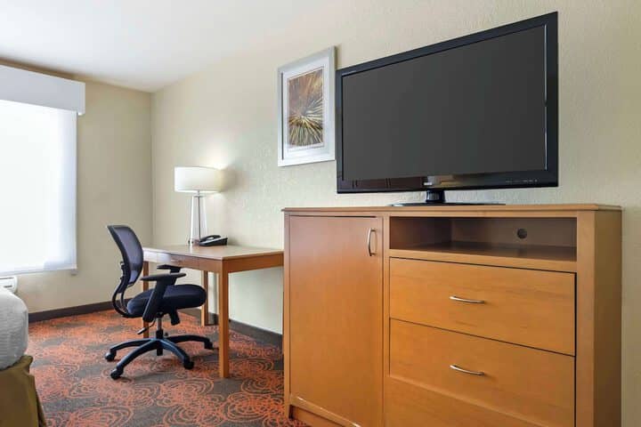 Room 21 of 40