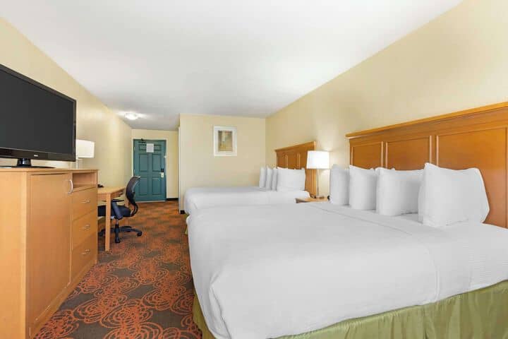 Room 12 of 40