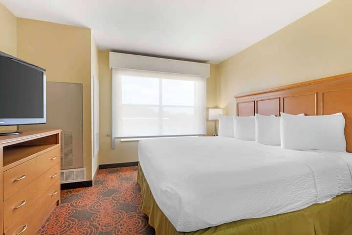 Room 13 of 40