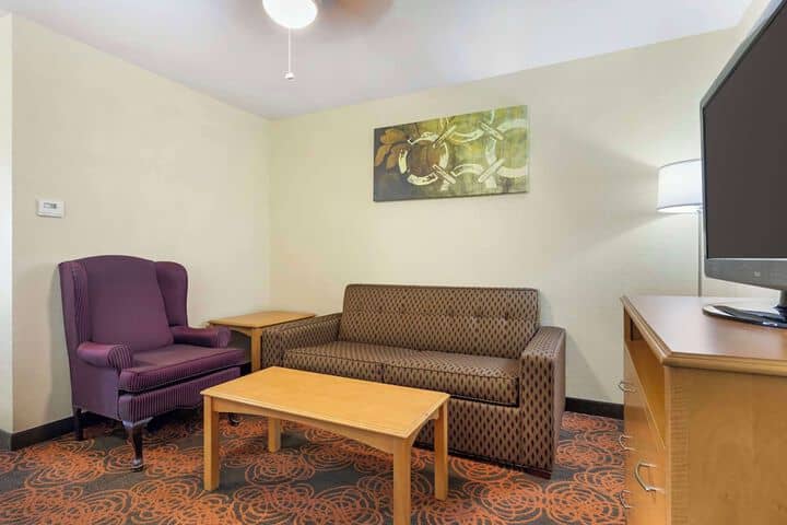 Room 15 of 40
