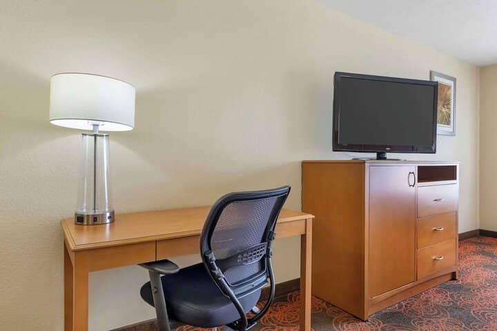 Room 10 of 40