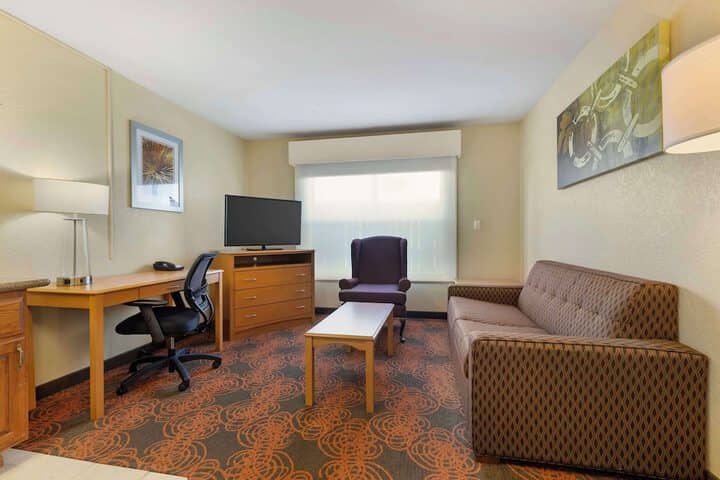 Room 19 of 40